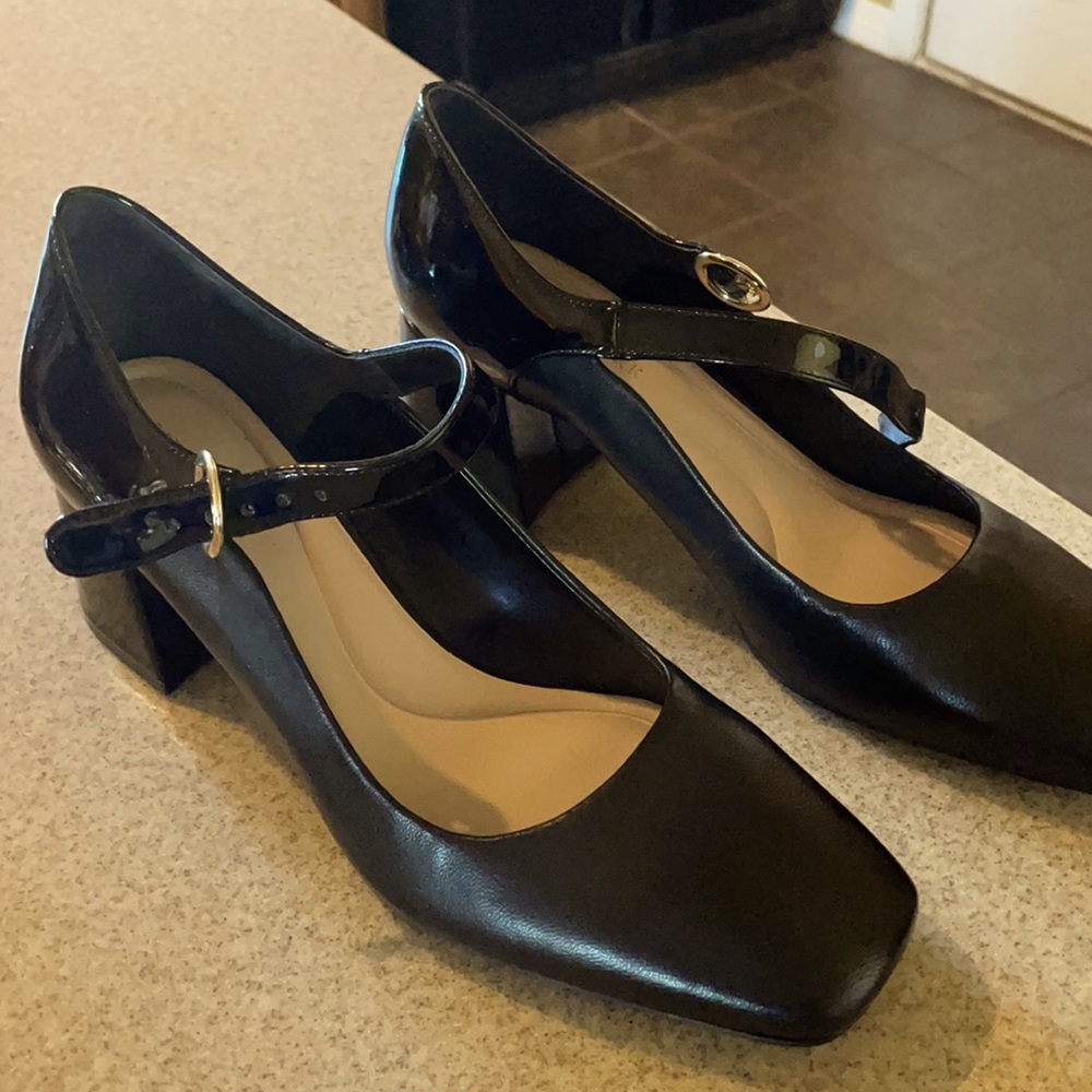 Preston and York black Patton shoes, size 9M, cute 2 1/2” heel, buckle